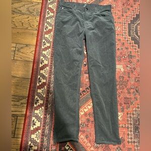 Vuori Men’s Optimist 5 Pocket Cord Pant. Size 32.